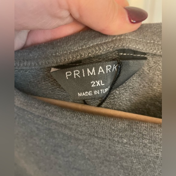 PRIMARK 2XL Charcoal “One with the Earth” Sweatshirt‎ - Picture 2 of 3